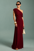 Vestido Maxi Plisado con Hombros Descubiertos